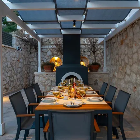 Hotell Eco Safran Hill 4*